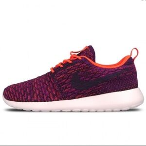 Nike Roshe One Flyknit Sneakers - Size 6